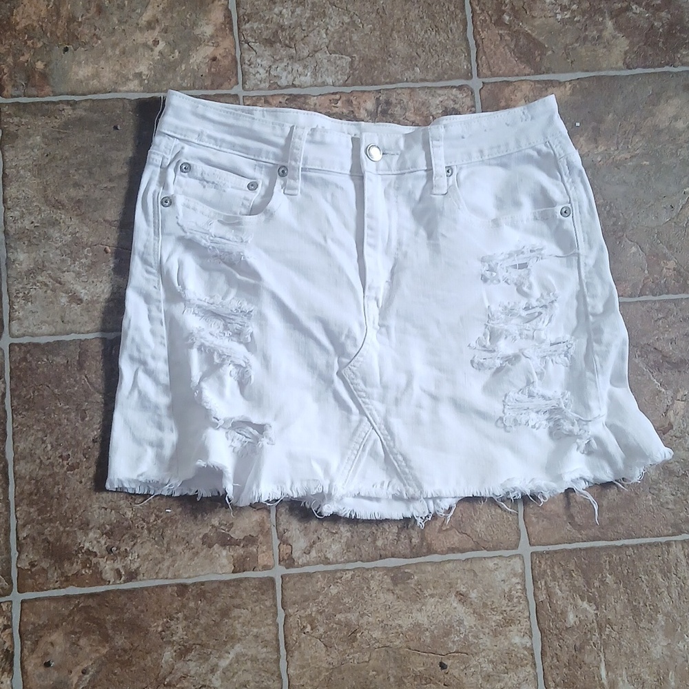 American Eagle Outfitters stretch White Ripped Mini Skirt size 8